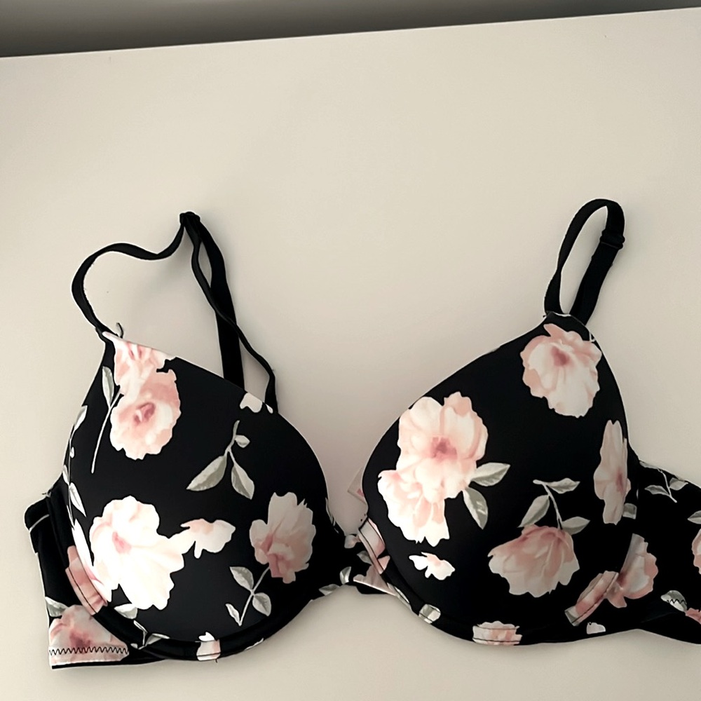 New, never worn VS Wear Everywhere push up bra, black floral pattern. Size 36B.